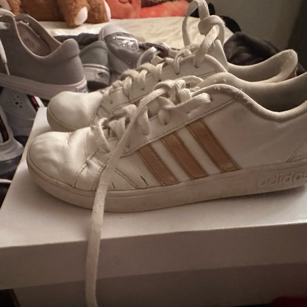 Adidas White Sneakers with Gold Stripes - Picture 1 of 4